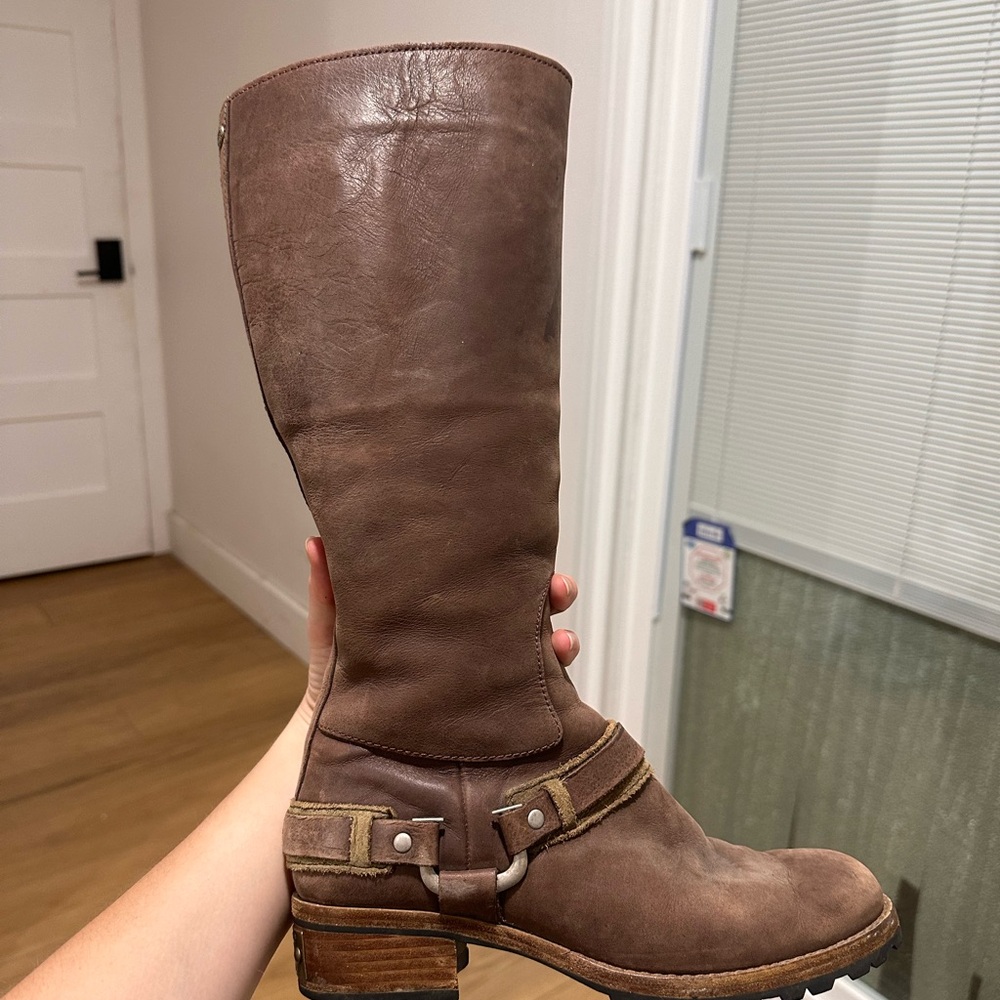 UGG Brown Heeled Boots with Classic Silhouette